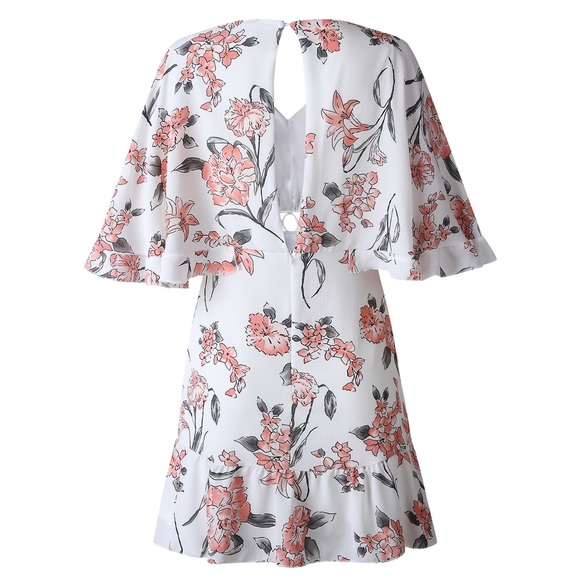 ♦️🆕Floral V Neck Bat Sleeve Ruffled Dress - Picture 4 of 5